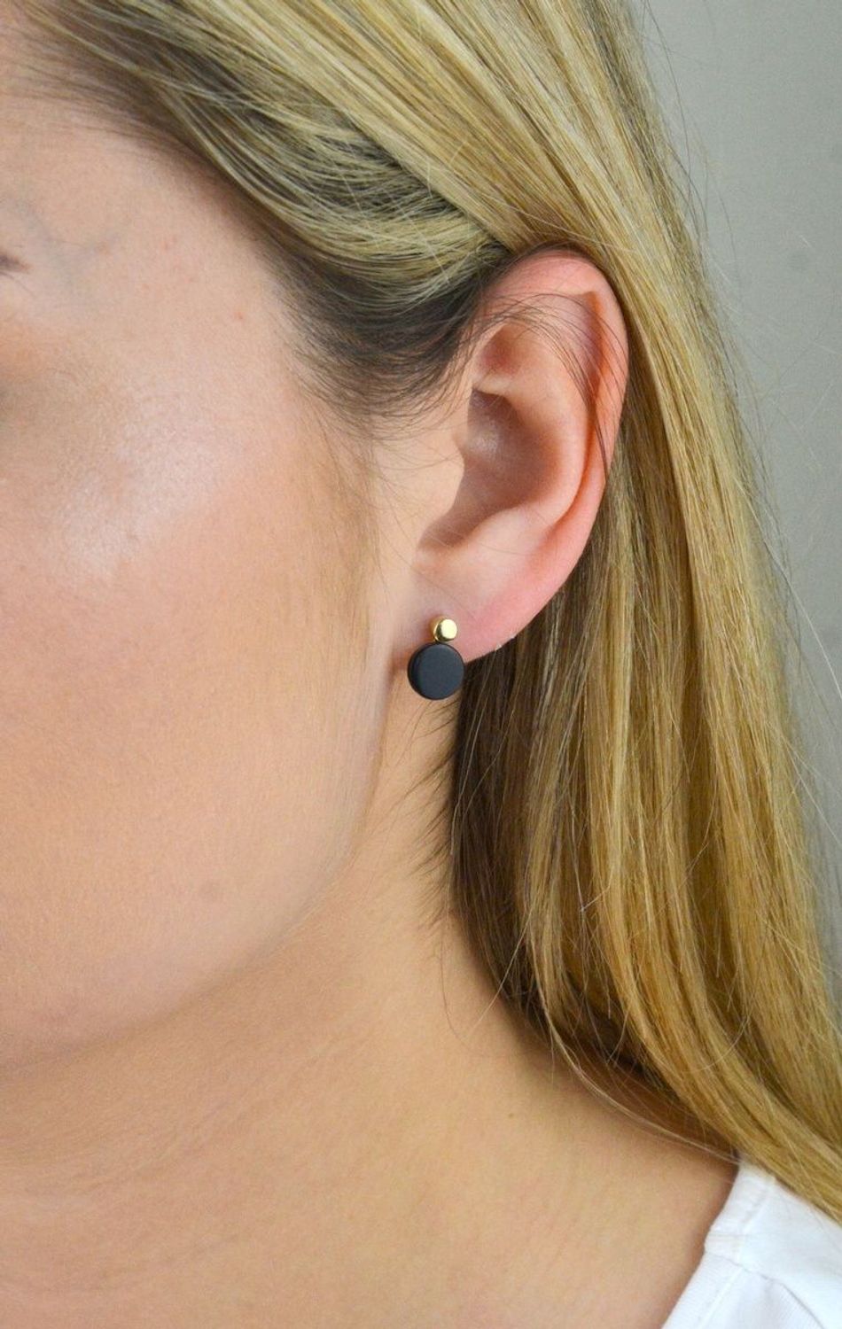 Kolczyki srebrne pozłacane z onyksem DZK256 ONX Z.  Kolczyki srebrne pozłacane. Kolczyki srebrne. Kolczyki srebrne z onyksem. Kolczyki srebrne idealne na prezent. Kolczyki srebrn.jpg